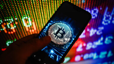 Bitcoin cracks $60,000, sinking to lowest level since October 2024