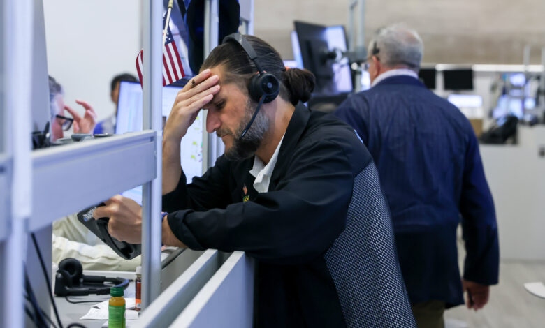 Analysis: Fed Chairman Warsh's credibility in question after leaving interest rates unchanged