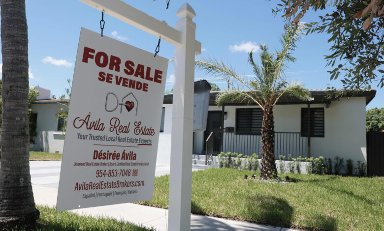 Mortgage rates finally stop rising, causing demand to trickle back