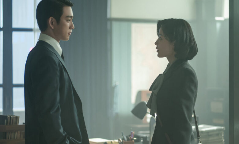 GOT7’s Park Jinyoung Grows Suspicious Of Kim You Jung In New Drama “100 Days Of Deception”