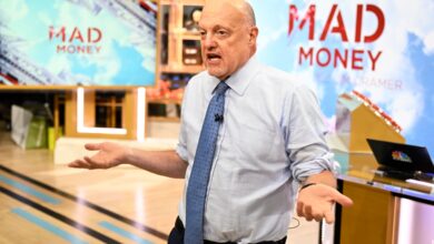 August was the month of the comeback kids. Cramer reviews what drove the biggest winners