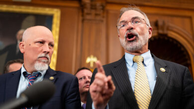 U.S. House aims to avoid government shutdown amid GOP hard-liner resistance
