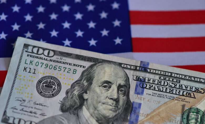 These emerging markets are favored to get 'a wall of money' from carry trades