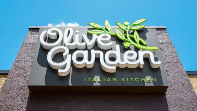 Darden Restaurants stock falls as Olive Garden reports slower growth