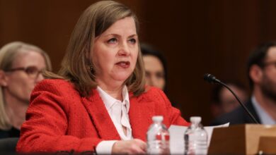 Fed staff should have known Silicon Valley Bank was vulnerable, new report finds