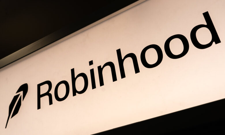Piper Sandler expects Robinhood to kickstart football season with a win