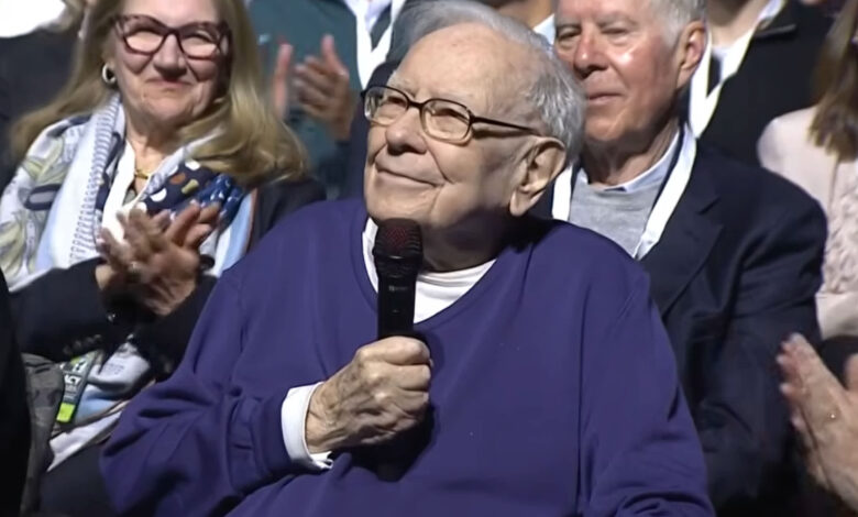 Buffett takes next step in plan to keep Berkshire from straying