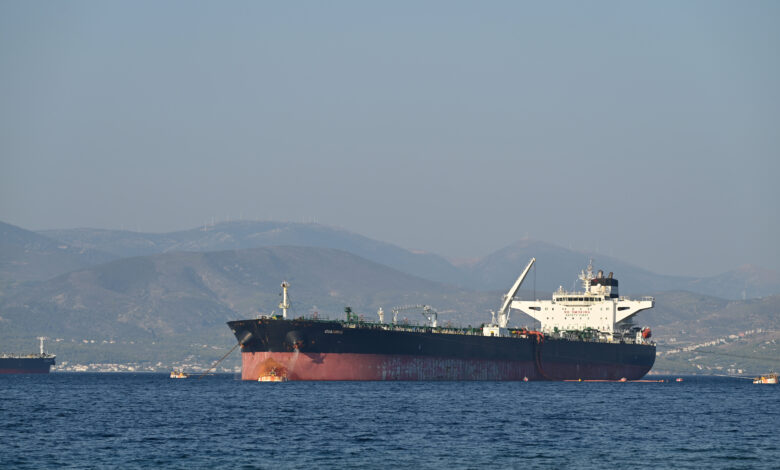 Oil prices little changed after Iran fires missiles at Kuwait