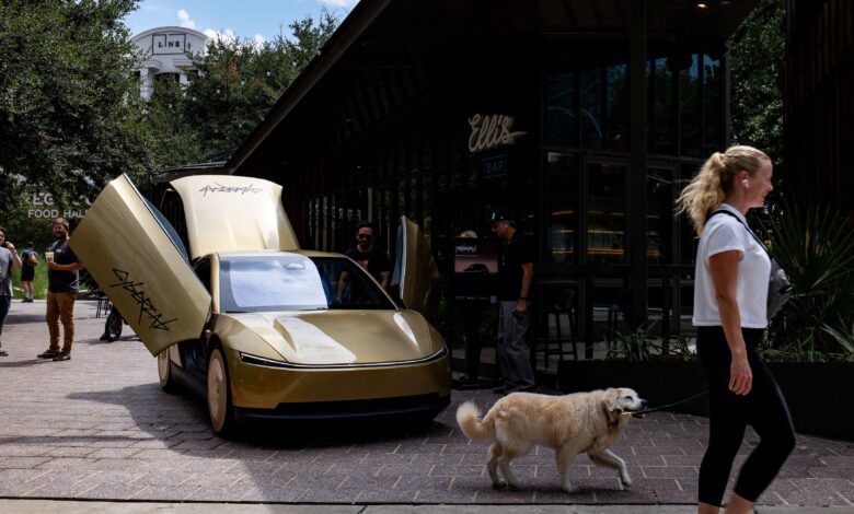 Cybercabs are a game changer, says Mike Khouw. Here's how he's trading Tesla