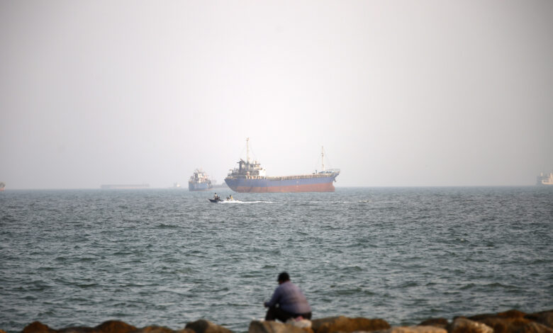 Oil falls on report Asia will import highest volume of crude since start of Iran war