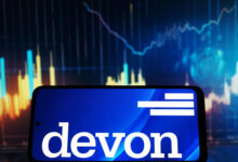 Activist Toms Capital urges Devon Energy in letter to explore alternatives, including a sale