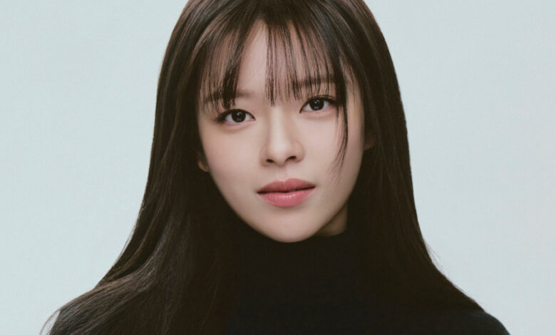 Jeongyeon Unveils Dashing New Profile Photos