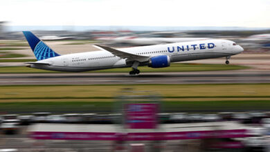 United Airlines slashes 2026 profit outlook on fuel prices, but travelers keep booking despite higher fares