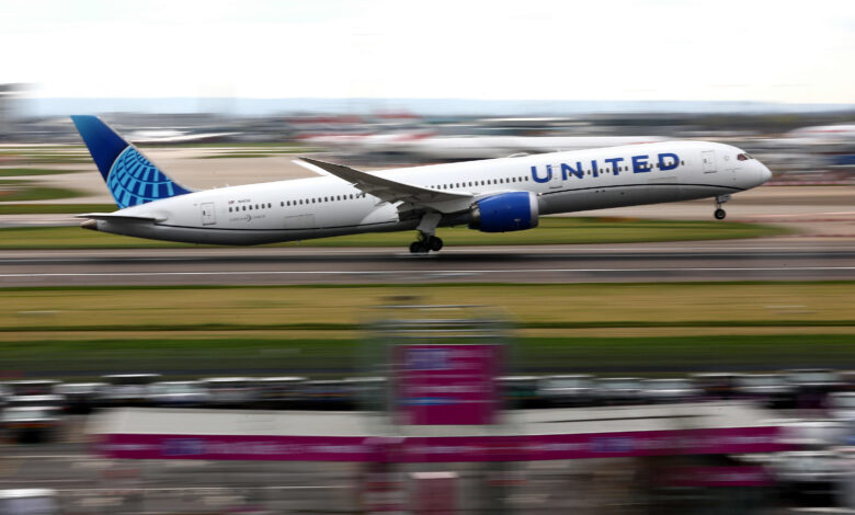 United Airlines slashes 2026 profit outlook on fuel prices, but travelers keep booking despite higher fares