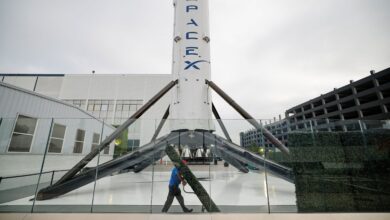 SpaceX deal to acquire spectrum license hammers shares of AT&T, Verizon and T-Mobile