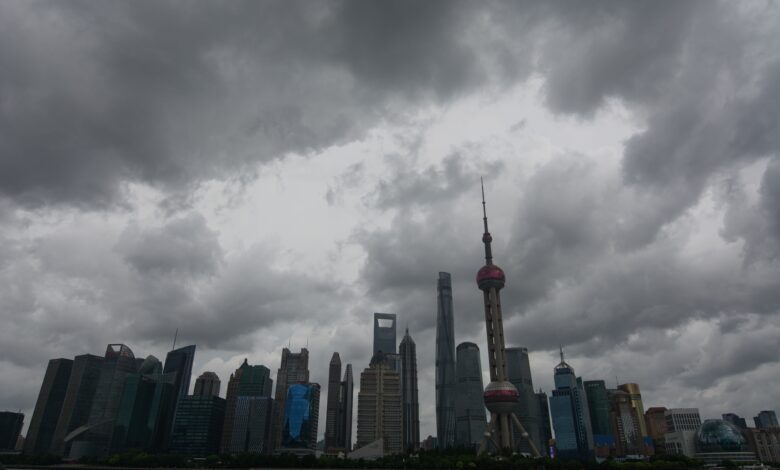 China's stock market sinks into bear territory as CSI 300 extends 10-week rout