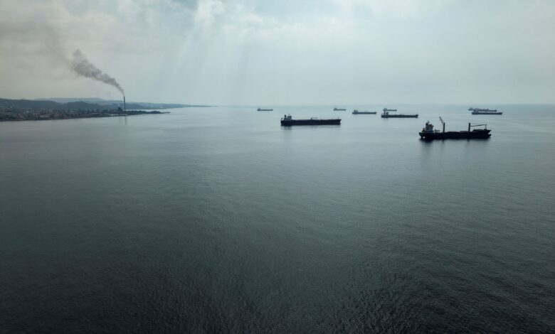 Oil falls as renewed diplomatic efforts to end Mideast conflict ease supply concerns