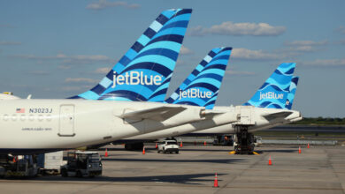 JetBlue posts bigger loss on fuel costs, but CEO says margins improving