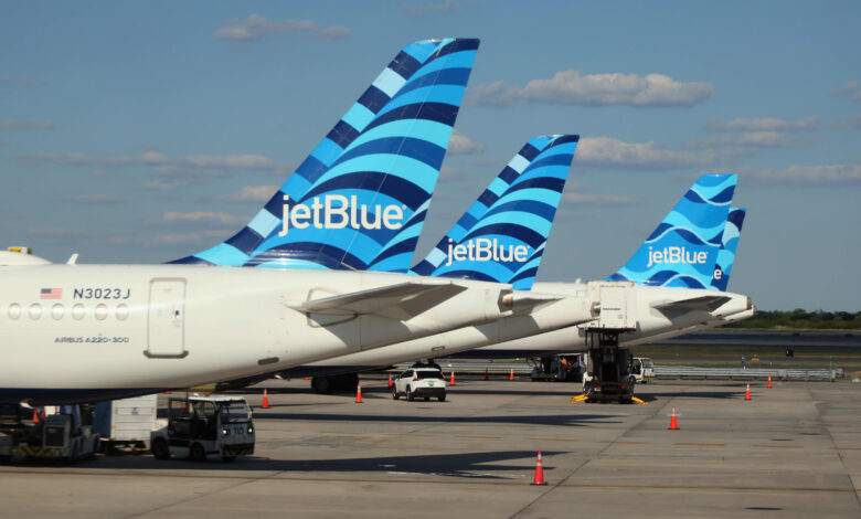 JetBlue posts bigger loss on fuel costs, but CEO says margins improving