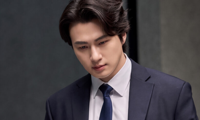 Shin Seung Ho Is A Charismatic Leader Who Turns Defensive After His Secrets Are Exposed In “Final Interview”