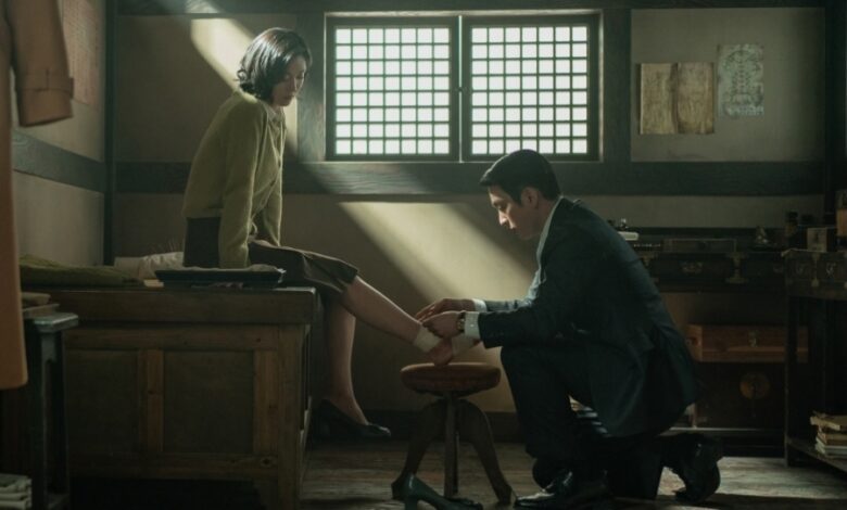 Park Jinyoung Takes Care Of An Injured Kim You Jung In “100 Days Of Deception”